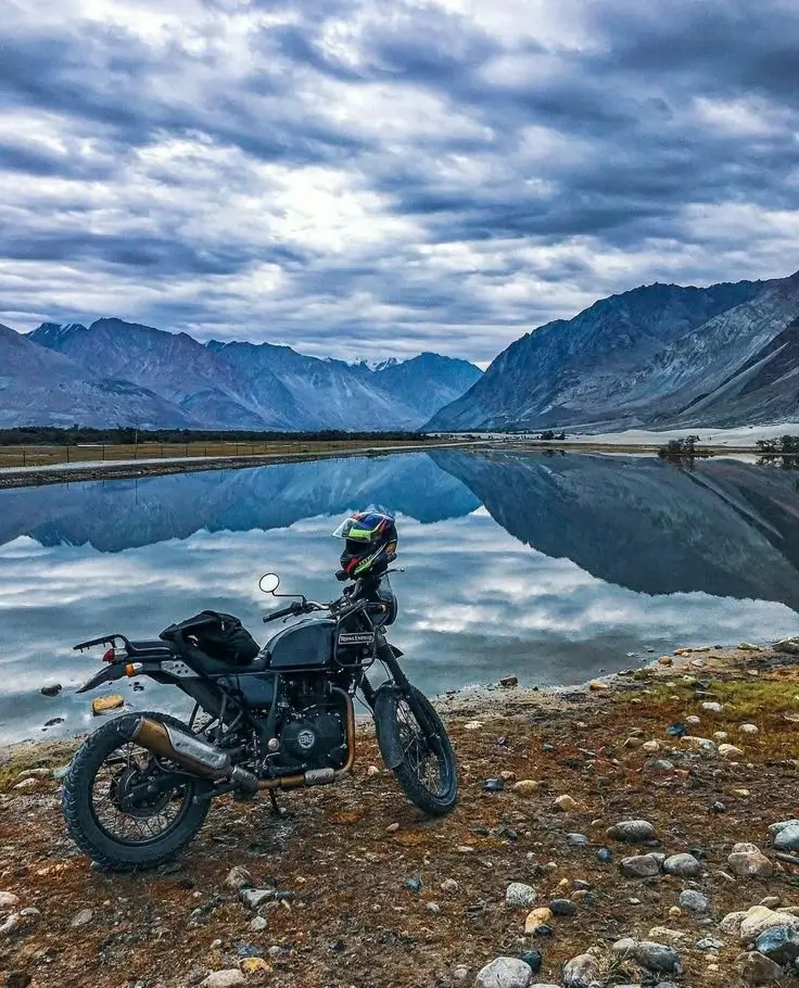 Ladakh tour packages from Gujarat